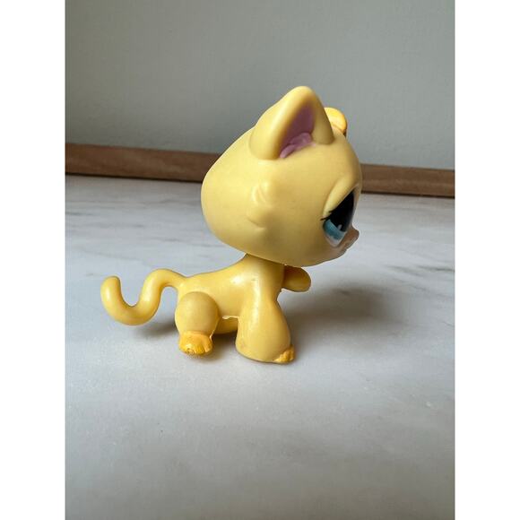 Littlest Pet Shop Tabby Cat Blue Eyes Short Haired Paw Toy Figure 2007 #1035 LPS - Picture 4 of 5